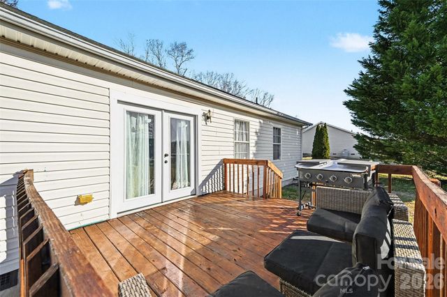105 3rd Avenue NW, Hildebran, NC 28637
