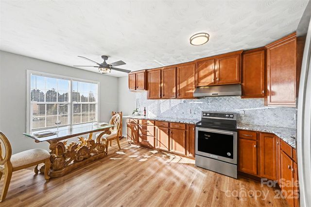 105 3rd Avenue NW, Hildebran, NC 28637