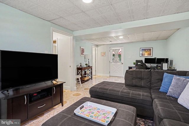9 DIANNA DR, Phoenixville, PA 19460