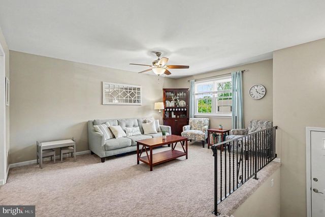 9 DIANNA DR, Phoenixville, PA 19460
