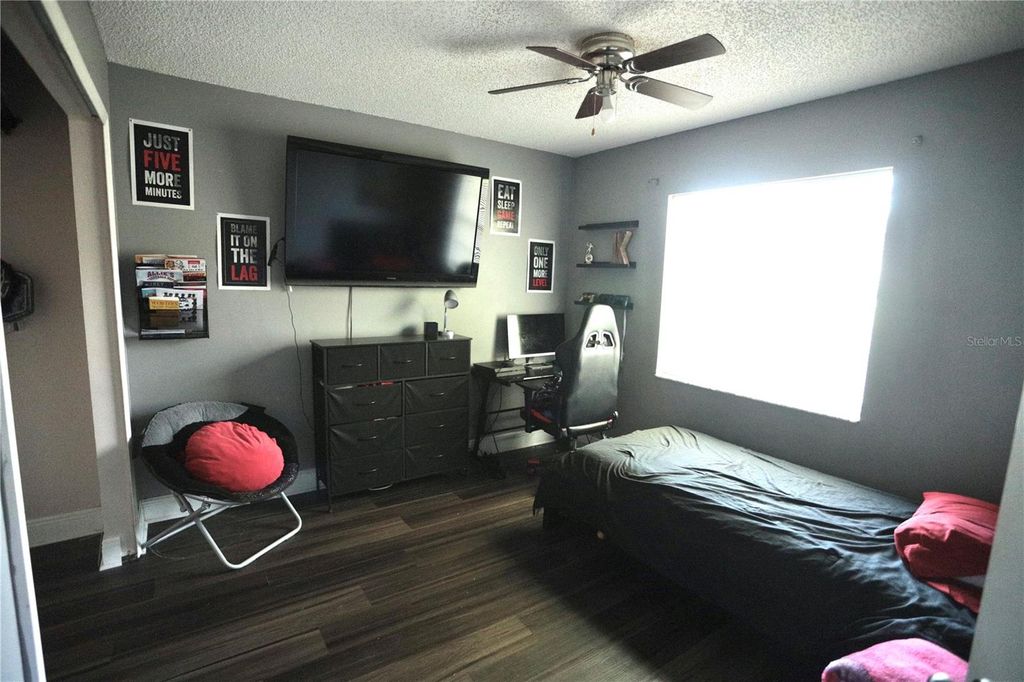 Image 7 of property listing at 6766 KNIGHTSWOOD DRIVE, Orlando, FL 32818