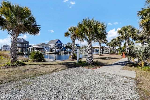 6015 6th Street, Holly Ridge, NC 28445