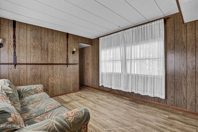 6015 6th Street, Holly Ridge, NC 28445