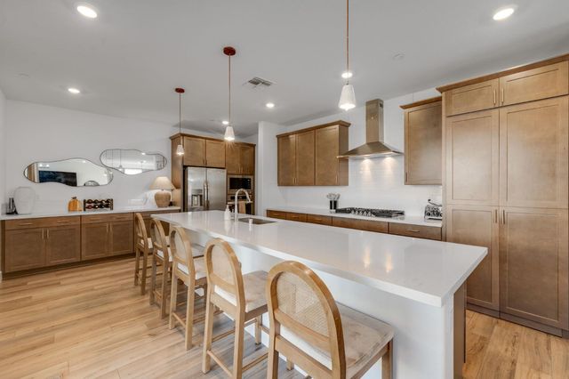 5080 Marshmallow Dr, Roseville, CA 95678