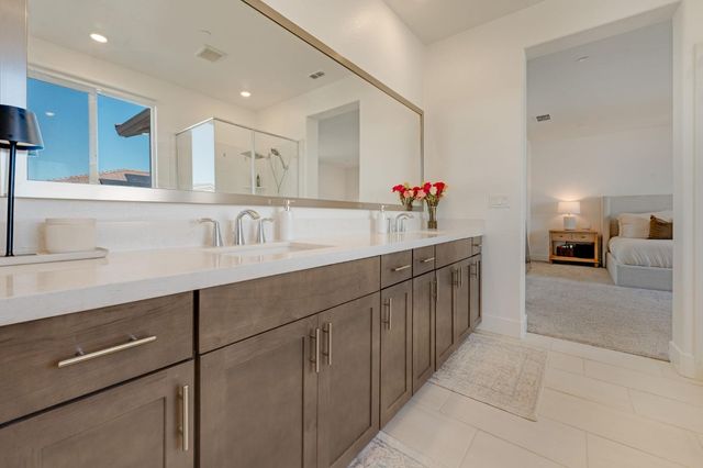 5080 Marshmallow Dr, Roseville, CA 95678
