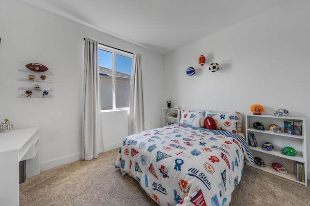 5080 Marshmallow Dr, Roseville, CA 95678