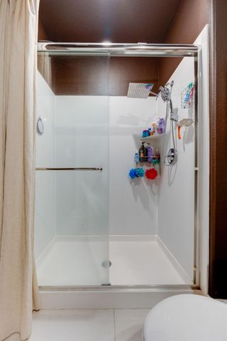 5080 Marshmallow Dr, Roseville, CA 95678