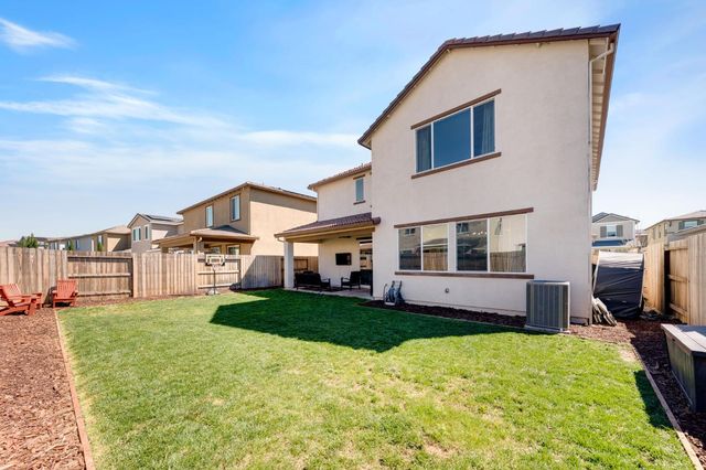 5080 Marshmallow Dr, Roseville, CA 95678