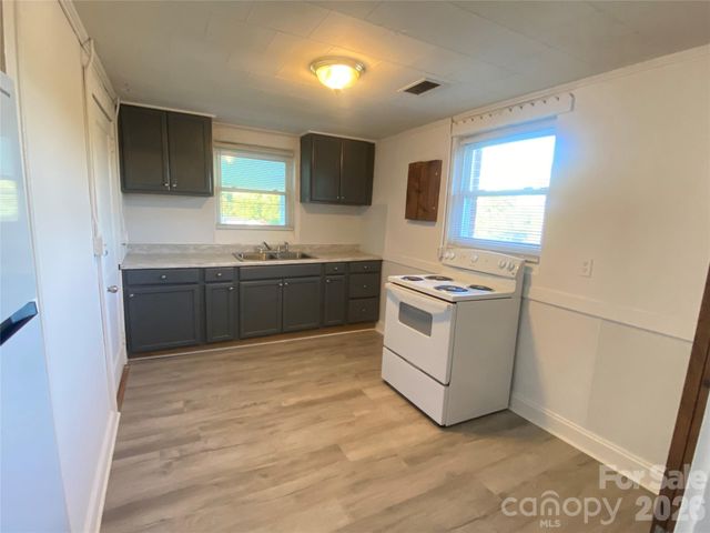 2991 Perkins Avenue, Morganton, NC 28655