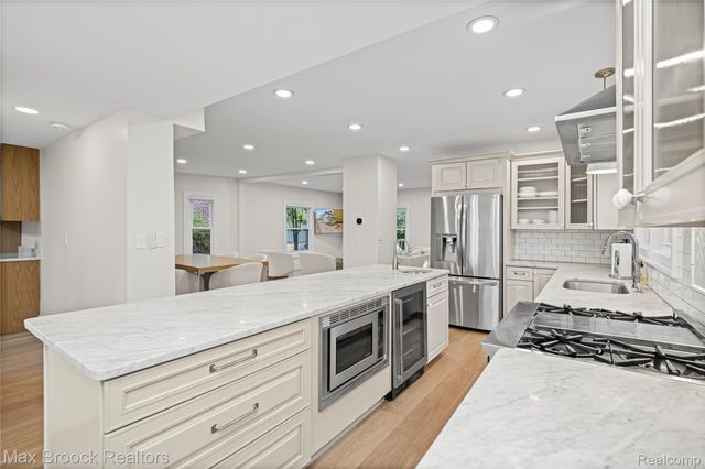 967 Ann Street, Birmingham, MI 48009