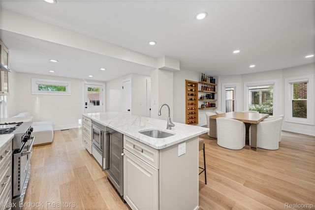 967 Ann Street, Birmingham, MI 48009