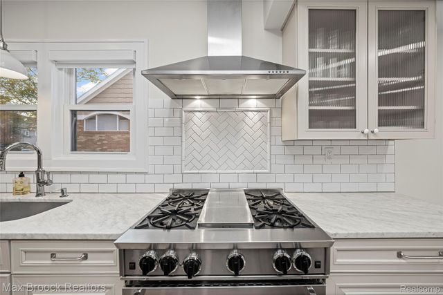 967 Ann Street, Birmingham, MI 48009