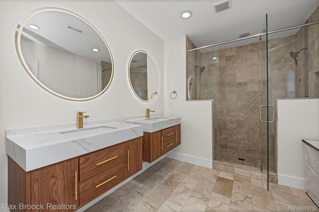 967 Ann Street, Birmingham, MI 48009