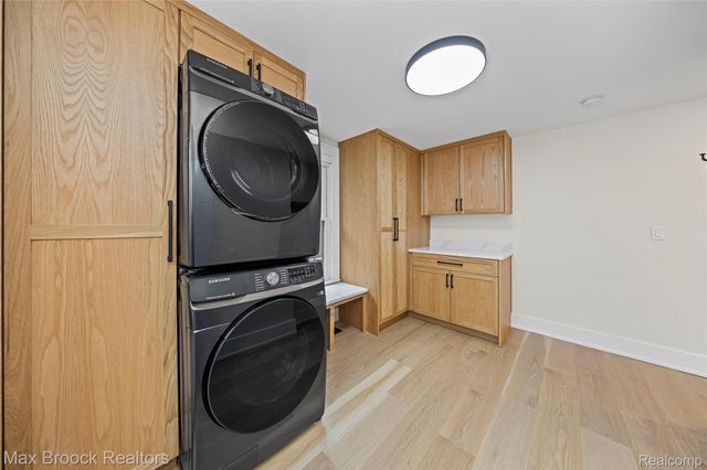 967 Ann Street, Birmingham, MI 48009