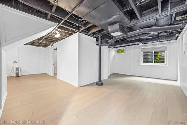 967 Ann Street, Birmingham, MI 48009