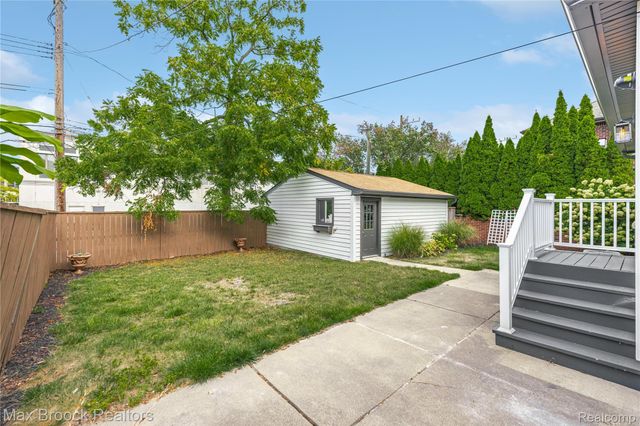 967 Ann Street, Birmingham, MI 48009