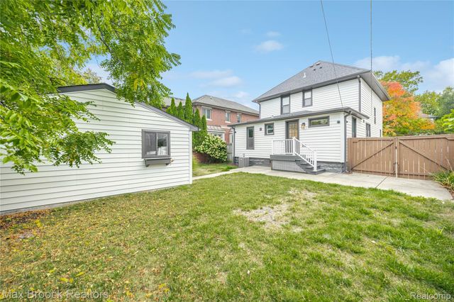 967 Ann Street, Birmingham, MI 48009