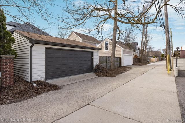 967 Ann Street, Birmingham, MI 48009