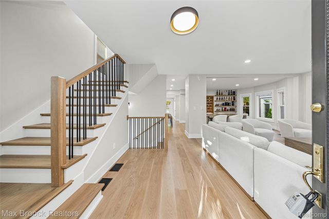 967 Ann Street, Birmingham, MI 48009