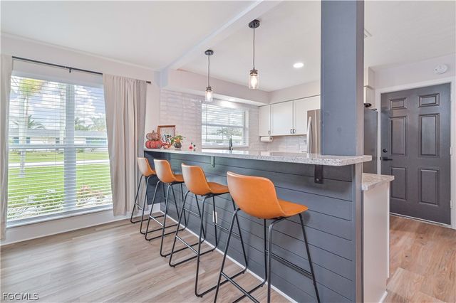 5252 Willow CT, Cape Coral, FL 33904