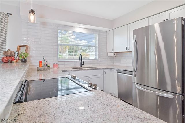 5252 Willow CT, Cape Coral, FL 33904