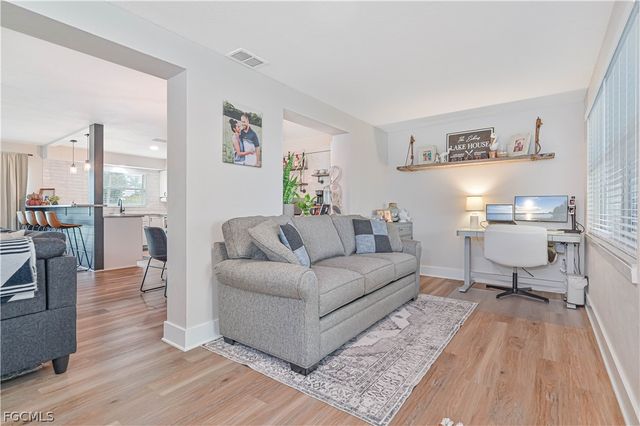 5252 Willow CT, Cape Coral, FL 33904