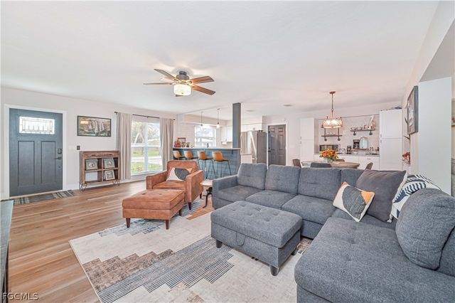 5252 Willow CT, Cape Coral, FL 33904