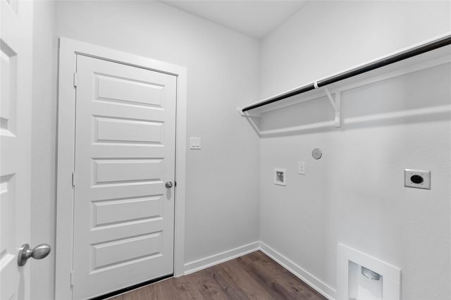 1285 Westfork Drive, Sealy, TX 77474