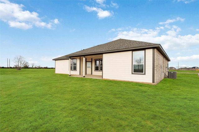 1285 Westfork Drive, Sealy, TX 77474