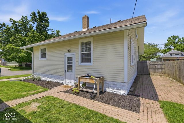 543 4th Street, Shelbyville, IN 46176