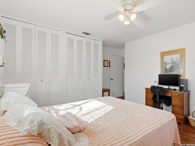 113 Meadow Way, Universal City, TX 78148