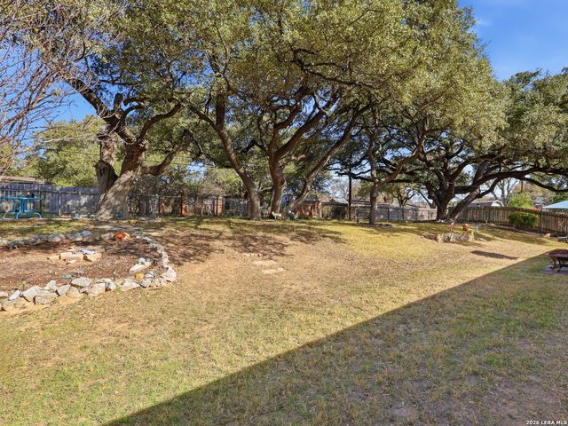 113 Meadow Way, Universal City, TX 78148