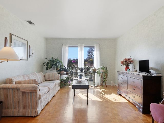 113 Meadow Way, Universal City, TX 78148