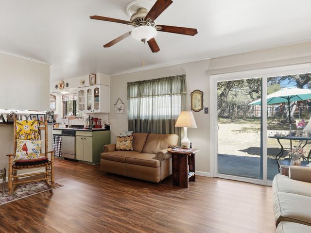 113 Meadow Way, Universal City, TX 78148