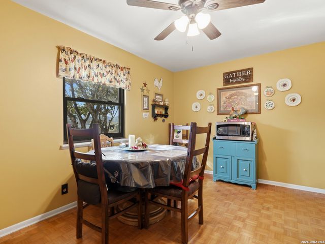 113 Meadow Way, Universal City, TX 78148