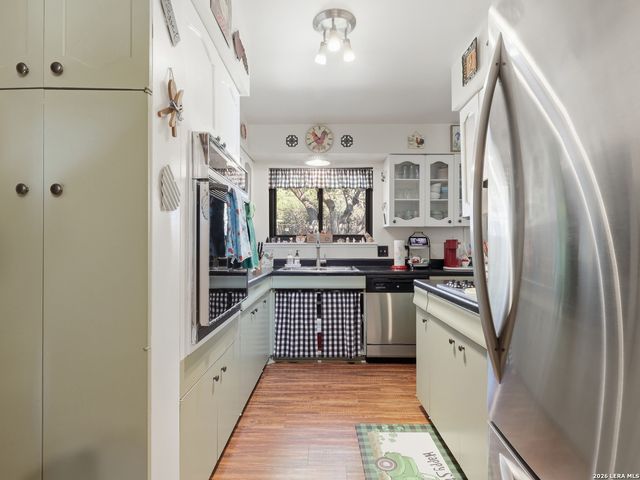 113 Meadow Way, Universal City, TX 78148