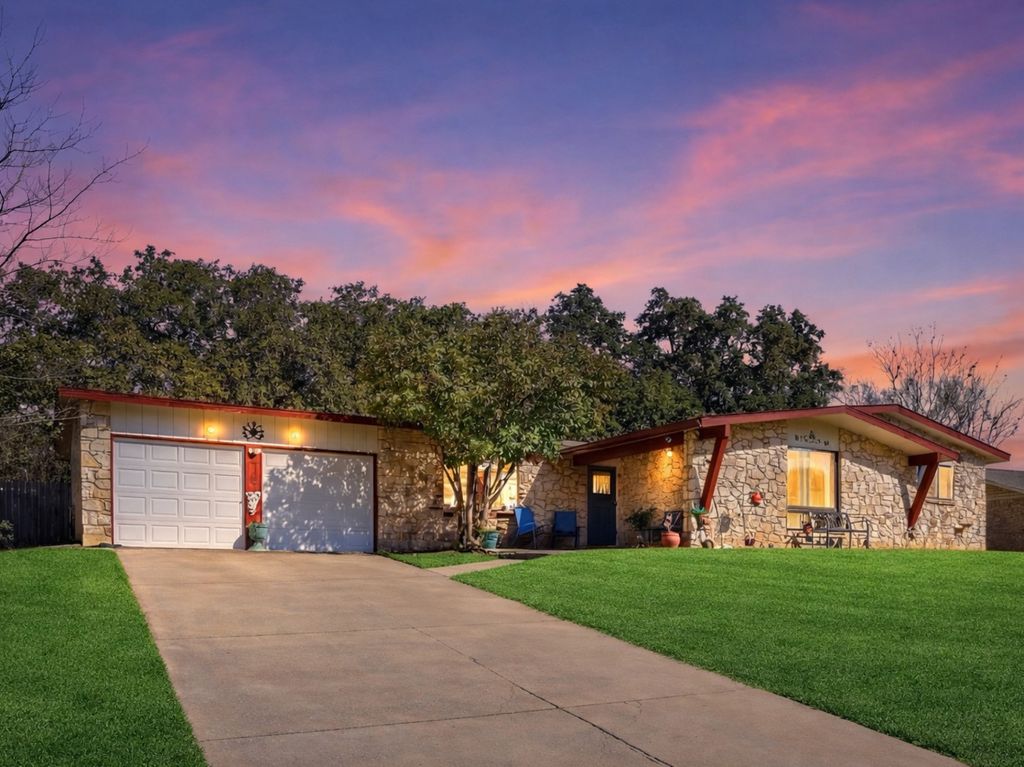 113 Meadow Way, Universal City, TX 78148