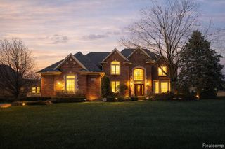 54182 Queensborough Drive, Shelby Twp, MI 48315