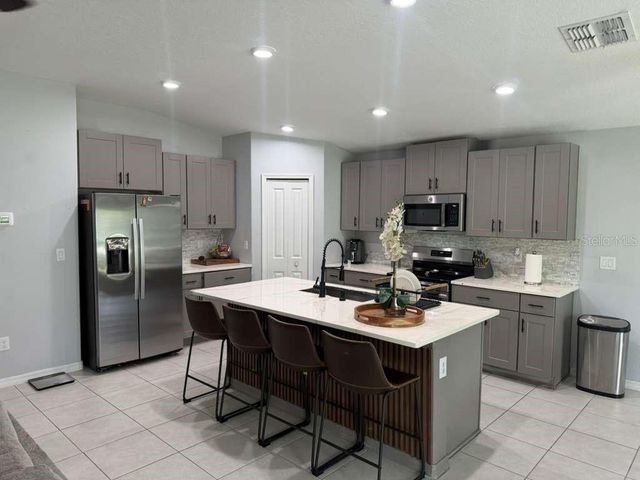 2000 RED LOOP, Lakeland, FL 33801
