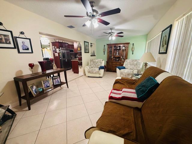 3335 10th Avenue N, Palm Springs, FL 33461