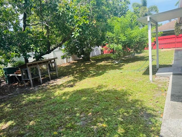 3335 10th Avenue N, Palm Springs, FL 33461