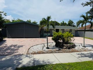 3335 10th Avenue N, Palm Springs, FL 33461