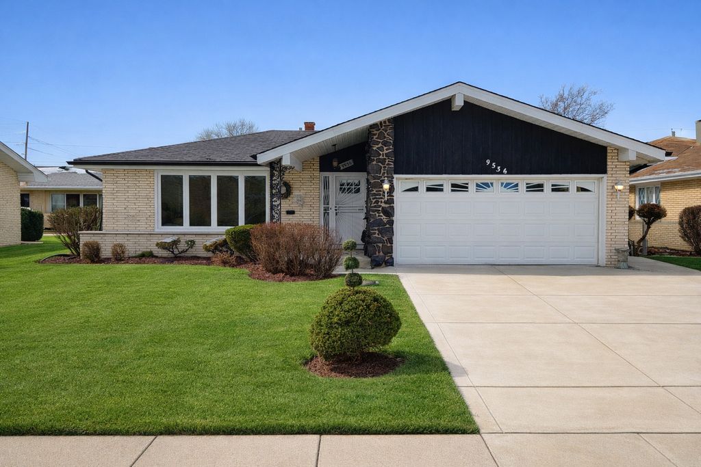 9536 S Kenneth Avenue, Oak Lawn, IL 60453