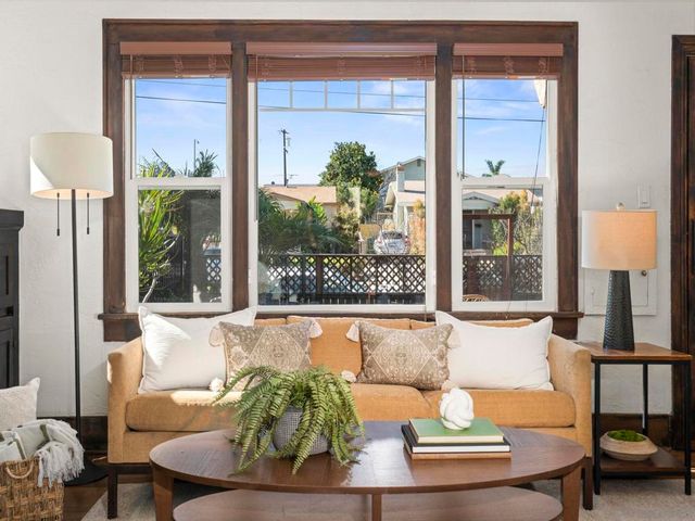 3633 37 32nd St, San Diego, CA 92104