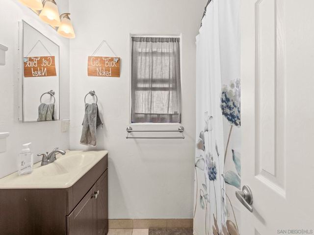 3633 37 32nd St, San Diego, CA 92104