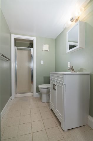 11 French St 2, Quincy, MA 02171