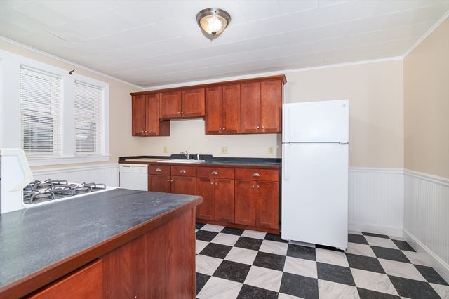 11 French St 2, Quincy, MA 02171