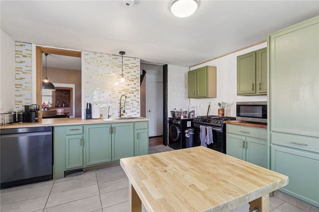 1619 Manhattan Street, Manchester, PA 15233