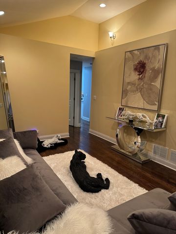 1216 W 95th Place, Chicago, IL 60643