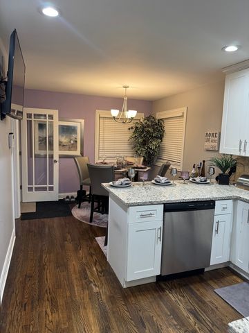 1216 W 95th Place, Chicago, IL 60643